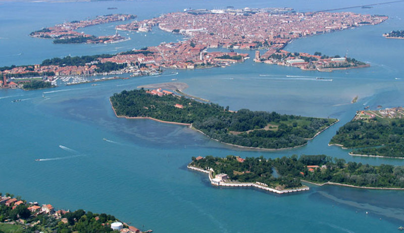 Natural foundation problem - venice floods